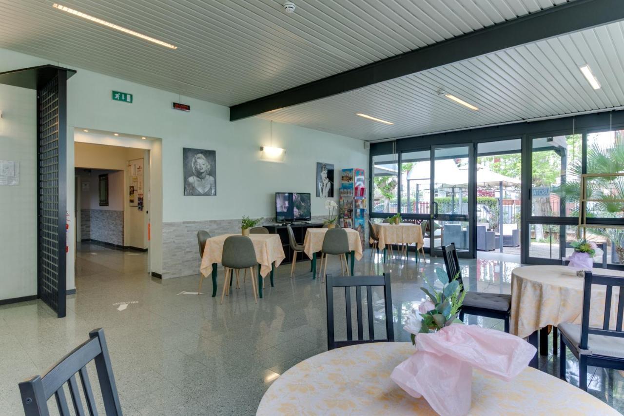 Hotel Villa Merope Rimini Exteriér fotografie
